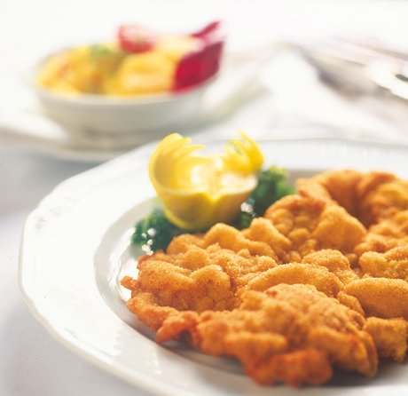 Vienna Evening Sightseeing Cruise With Music and Dinner - Food Quality and Selection