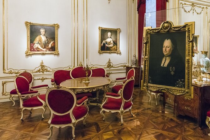 Vienna Family Tour to Schonbrunn Palace & Zoo With Transport - Explore Schönbrunn Palace
