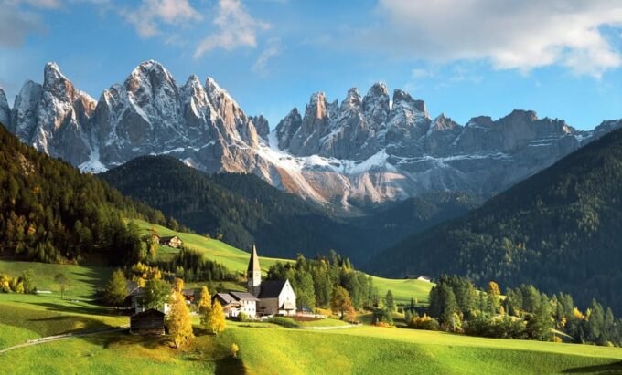 Vienna: From Lakes to Mountains, Hallstatt and Salzburg Tour - Key Attractions