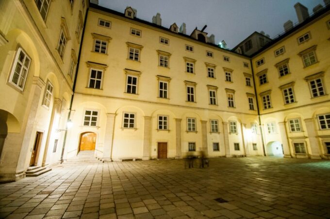 Vienna: Ghosts and Legends Guided Nighttime Walking Tour - Count Dracula in Vienna