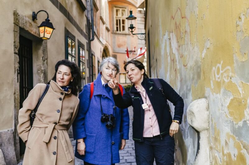 Vienna: Guided Walking Tour of City Center Highlights - Uncovering Viennas History and Legends