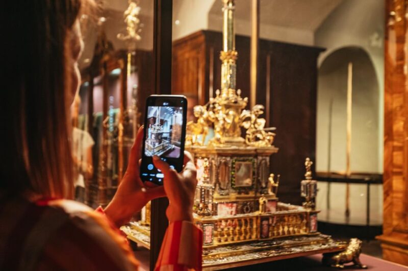 Vienna: Imperial Treasury in the Hofburg Palace - Legendary Grail and Unicorn
