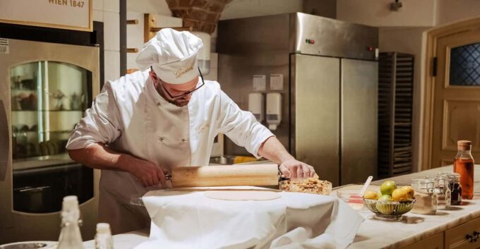 Vienna: K.U.K. Hof Confectioners Baking Show With Tasting - Visiting Schönbrunn Palace