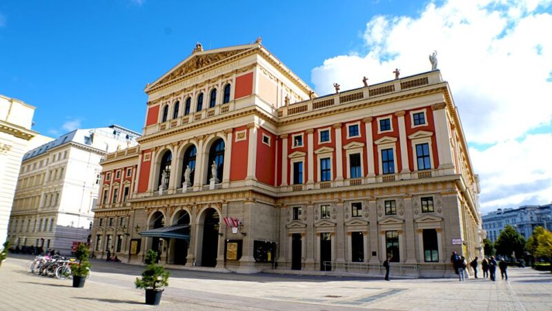 Vienna: Meet Strauss Private Guided Walking Tour - Inclusions in the Tour