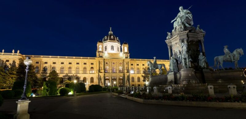 Vienna: Panoramic Night Tour by Bus - Audioguide in Multiple Languages