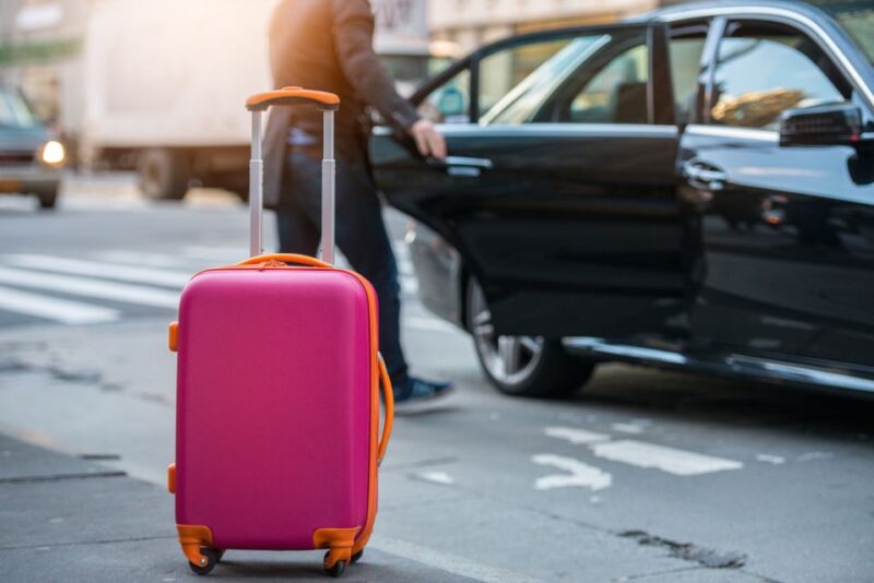 Vienna: Private 1-Way Transfer To/From Vienna Airport - Meeting Point