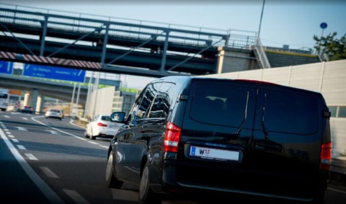 Vienna: Private 1-Way Transfer To/From Vienna Airport - Booking Information