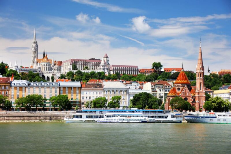 Vienna: Private Day Tour to Budapest - Customizable Private Group Tours