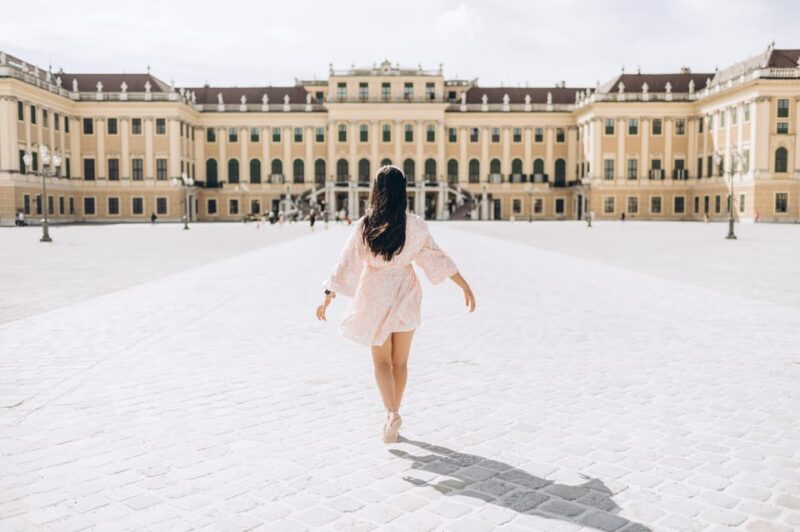 Vienna: Private Schönbrunn Gardens Photoshoot - Meeting Point