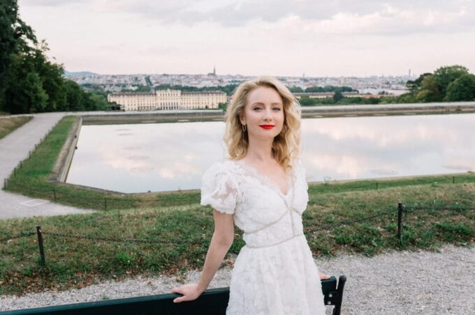 Vienna: Private Schönbrunn Gardens Photoshoot - Pricing and Duration