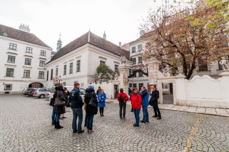 Vienna: Romantic Old Town 2-Hour Discovery Tour - Meeting Point and Arrival