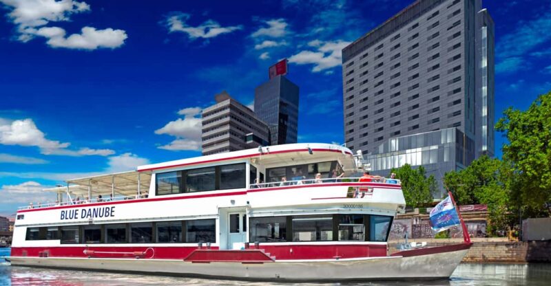 Vienna: Scenic Canal Cruise W/ Optional Heidi Horten Ticket - Cruise Experience