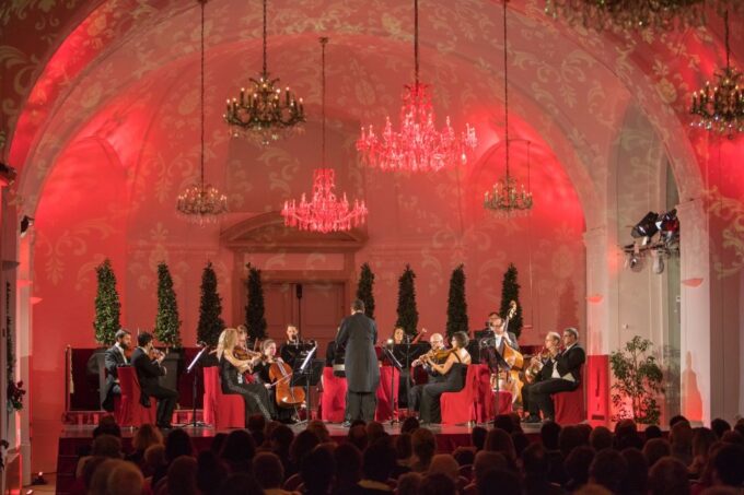 Vienna: Schönbrunn Christmas Market and Classical Concert - Timing and Logistics