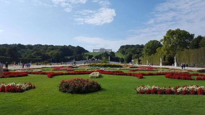 Vienna: Schönbrunn Palace and City Center Guided Tour - Group Size