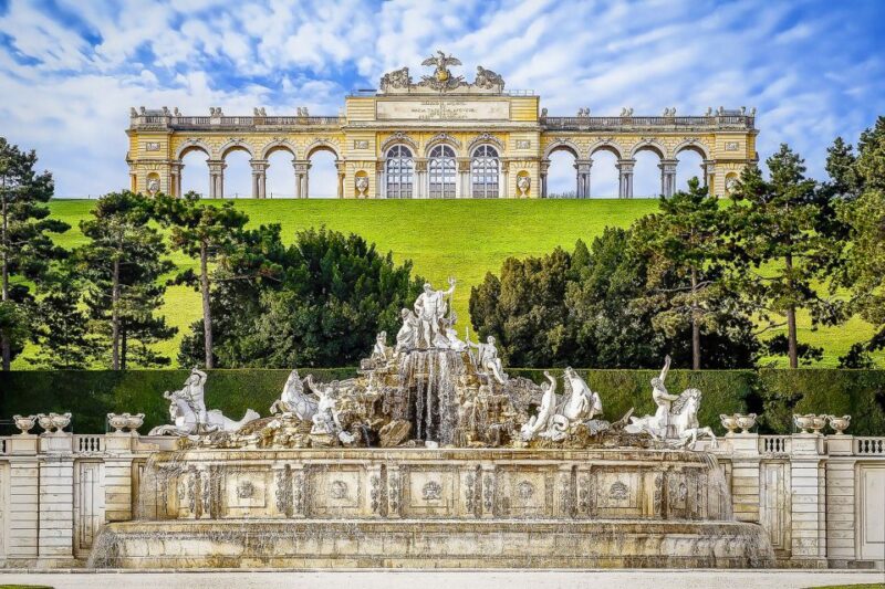 Vienna: Schönbrunn Palace & Gardens Skip-the-Line Tour - Meeting Point for the Tour