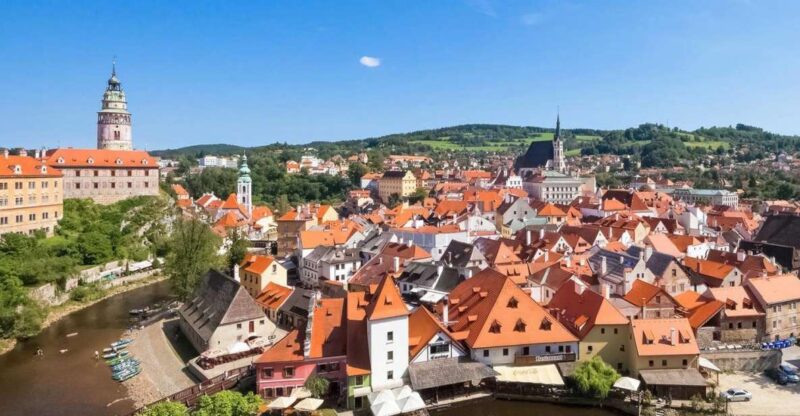 Vienna: Sightseeing Transfer to Prague via Cesky Krumlov - Sightseeing Highlights