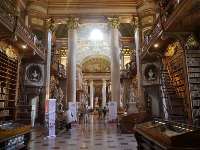 Vienna: Skip-the-Line Hofburg Ticket & Sisi Museum Tour - Visiting the Sisi Museum
