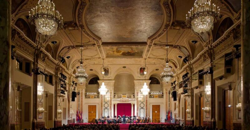 Vienna: Strauss and Mozart Concert at Hofburg Palace - Performers and Traditions