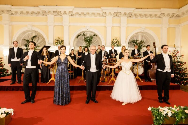Vienna: Strauss & Mozart Christmas Concert at Kursalon Wien - Meeting Point