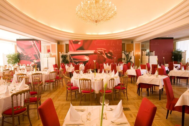 Vienna: Strauss & Mozart Concert in Kursalon With Dinner - Venue Policies