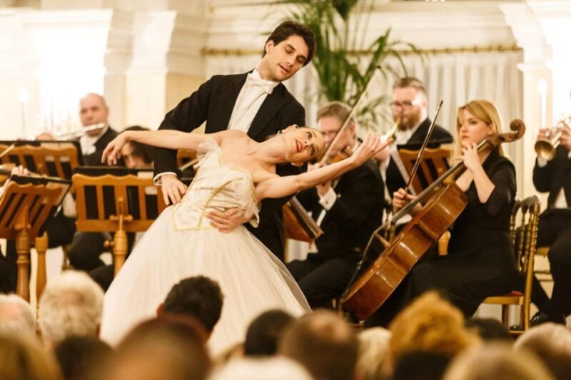 Vienna: Strauss & Mozart New Years Day Concert at Kursalon - Venue & Performance