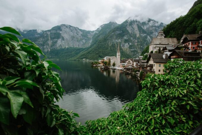Vienna: Traunsee Boat Ride, Hallstatt and Salzburg Day Tour - Boat Trip on Traunsee