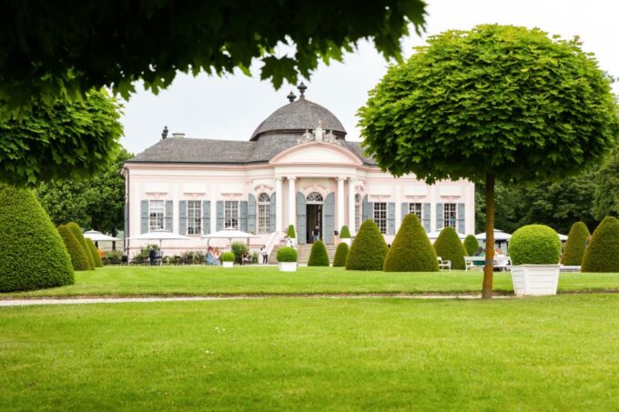 Vienna: Wachau, Melk Abbey, and Danube Valleys Tour - Dürnstein Guided Tour