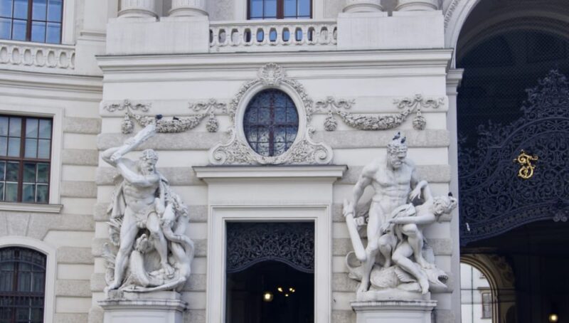Vienna: Walking Tour in Spanish - Tour Highlights