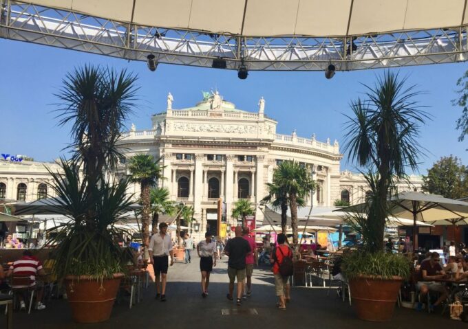 Vienna: Walking Tour of the Historic Ringstrasse - Spacious Gardens and Statues