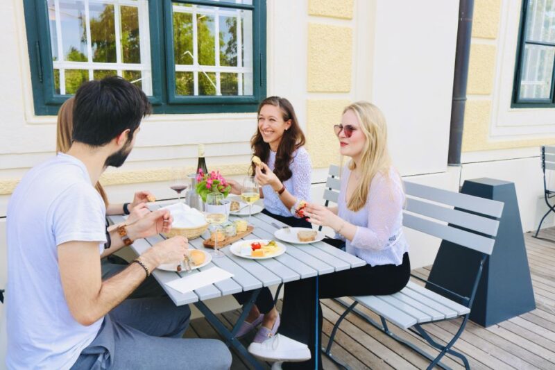Vienna: Wine Tasting at Schönbrunn Palace - Meeting Point and Check-in
