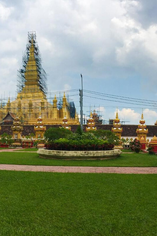 Vientiane: City Highlights and Buddha Park Tour - Tour Experience
