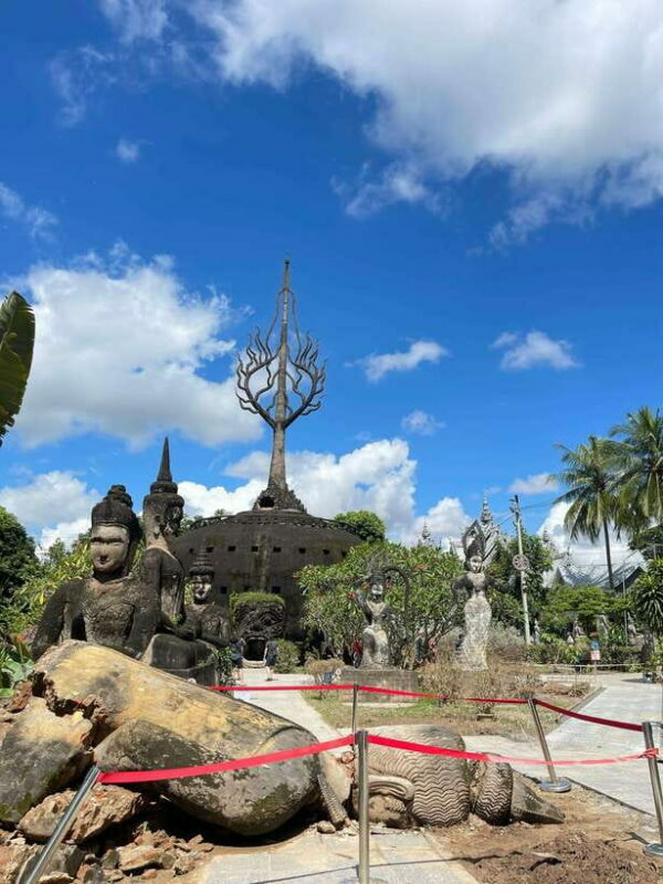 Vientiane: Half-Day City Tour with Patuxai and Buddha Park - What’s Included & What’s Not