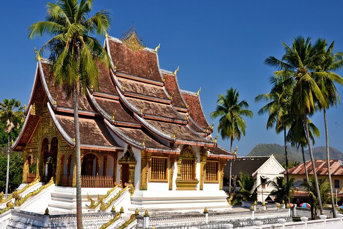 Vientiane Private Walking Tour With A Guide (Private Tour) - Patuxay - Victory Monument