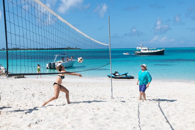 View the Turtles, Rose Island, Gilligans Island and Fishing Tour - Meeting and Pickup