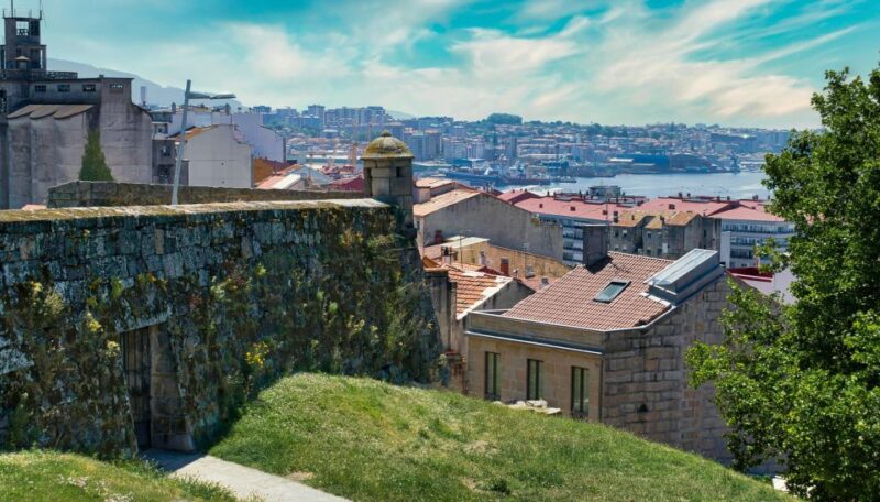 Vigo: Private Walking Tour Around the City With Beer or Wine - Itinerary Highlights
