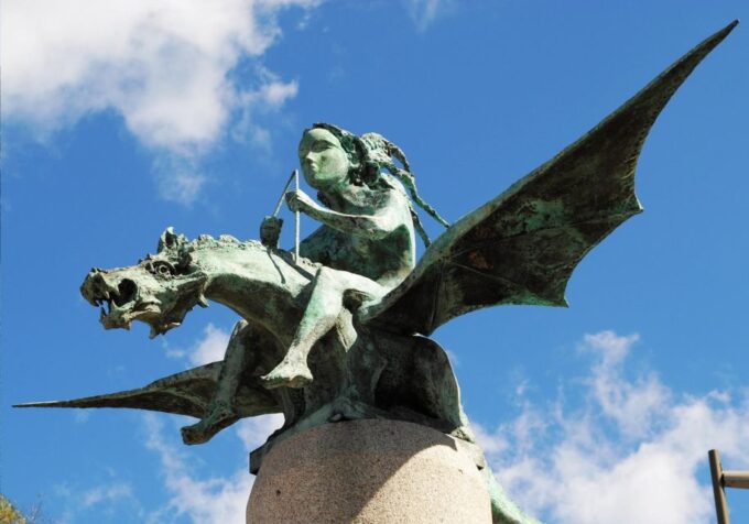 Vigo Scavenger Hunt and Sights Self-Guided Tour - Solving Puzzles and Tasks