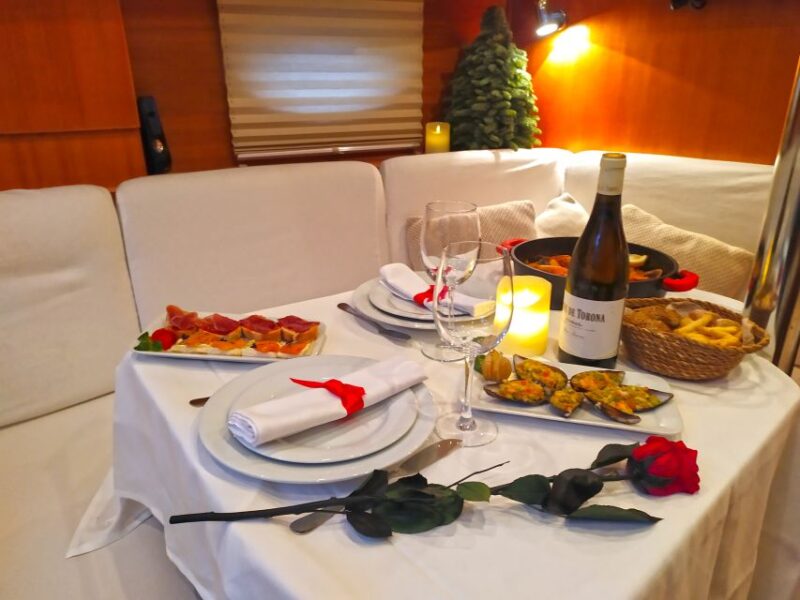 Vigo: Vigo Estuary Private 1-Night Romantic Sailboat Trip - Breathtaking Sunset on the Estuary