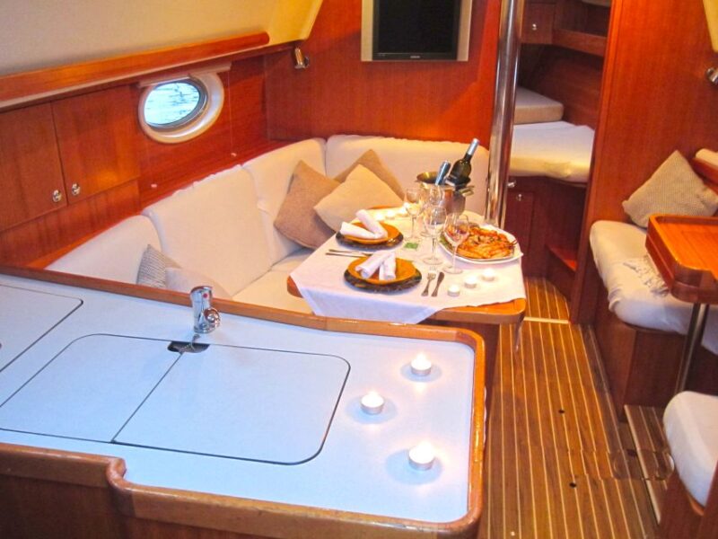 Vigo: Vigo Estuary Private 1-Night Romantic Sailboat Trip - Private Sailing Excursion With Skipper