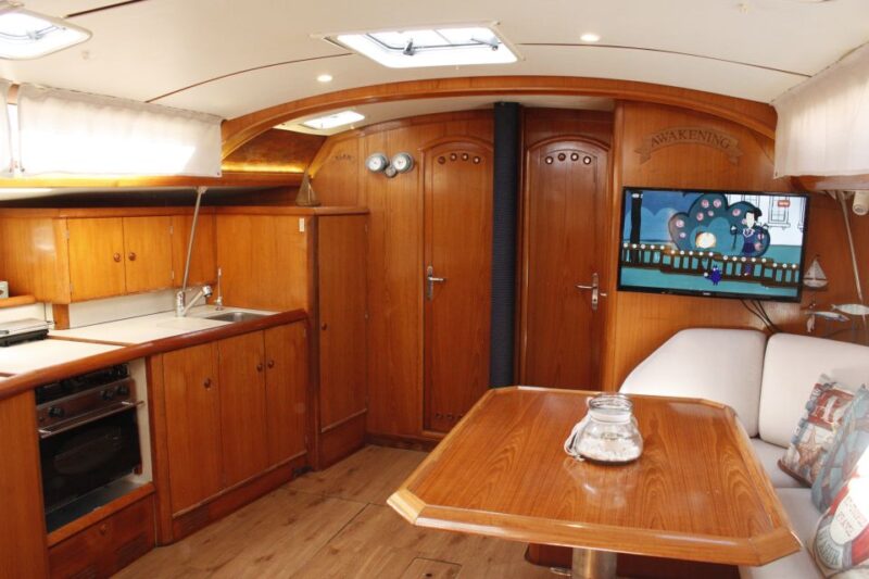 Vilamoura: Coastal Cruise on a Luxury Sailing Yacht - Cruise Meeting Point Location