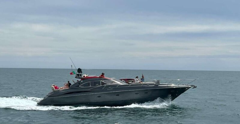 Vilamoura: Custom Private Yacht Cruise With Drinks & Bites - On-board Amenities