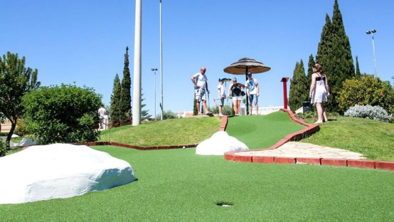 Vilamoura: Family Golf Park Game - Dining and Refreshments