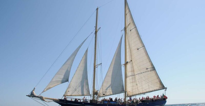 Vilamoura: Full-Day Algarve Cruise With BBQ Lunch on Beach - Barbecue Lunch on the Beach