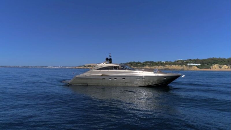 Vilamoura: Luxury Customized Private Yacht Cruise With Drink - Customized Experiences Onboard