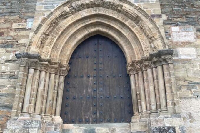 Villafranca Del Bierzo in Its Entirety: Castle and Village - Frequently Asked Questions