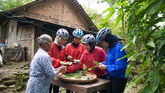 Village Cycling Tour in Nanggulan - Local Cuisine and Drinks