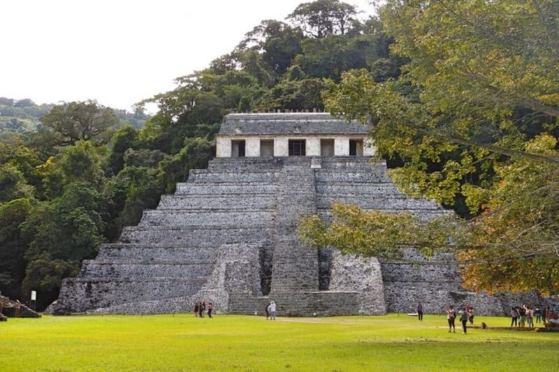 Villahermosa: Roberto Barrios Waterfall and Palenque - Contact and Availability