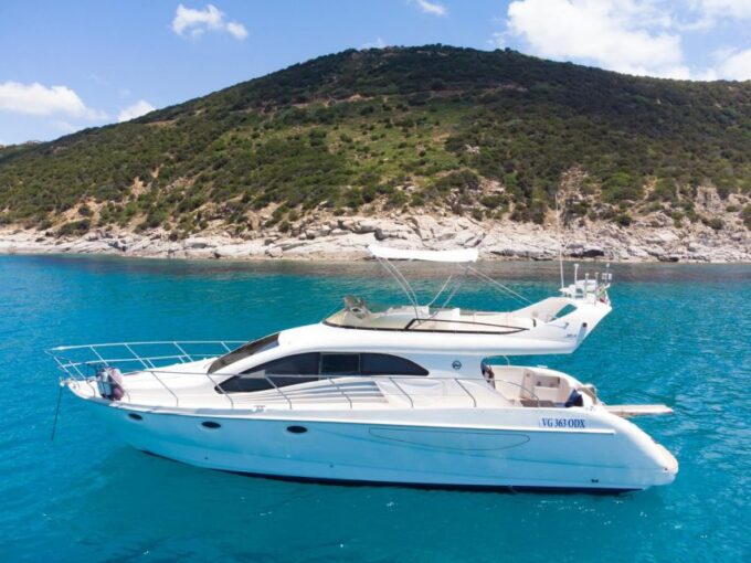 Villasimius: Day Yacht Cruise With Aperitif and Lunch - Amenities and Inclusions