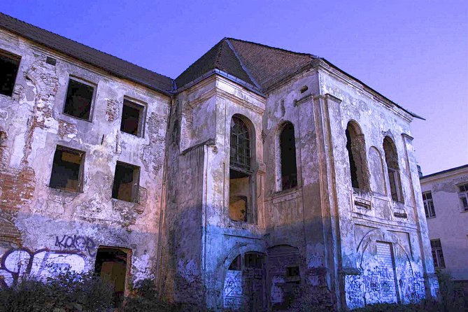 Vilnius Old Town 2-hour Ghost Tour - Uncovering Vilnius Otherworldly Secrets