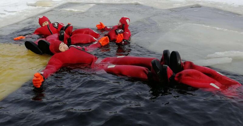 Vilppulantie: Arctic Ice Floating - Inclusions