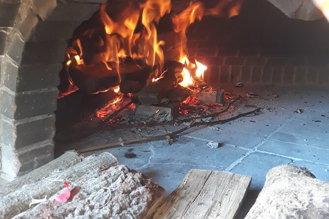 Vineyard Secrets: Pizza Making - Wine Tasting - Rome Countryside - Pizza Making and Wine Tasting